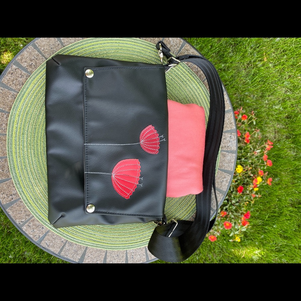 Queen Bee purse